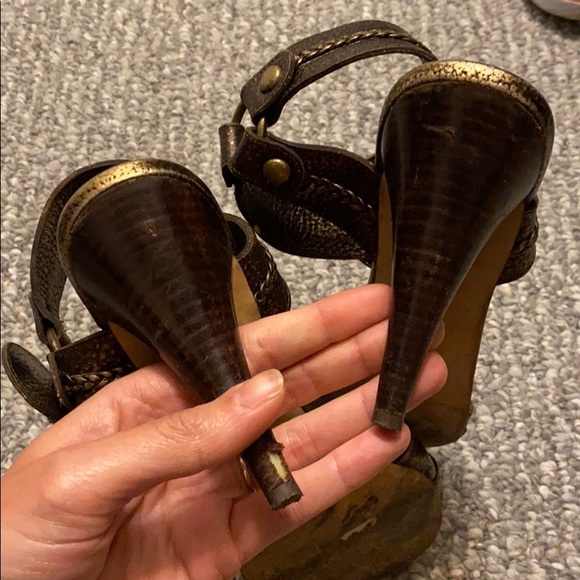 Laundry by Shelli Segal Leather Bronze Sandals - Picture 3 of 3